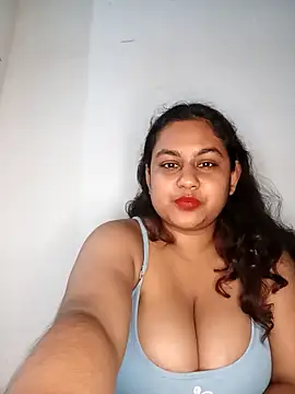 bumblebeegirl online show from 12-21-25, 11:05