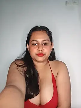 bumblebeegirl online show from 05-17-26, 01:11