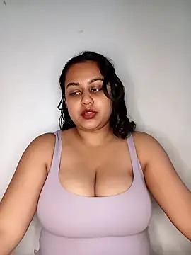 bumblebeegirl online show from 01-18-25, 12:24