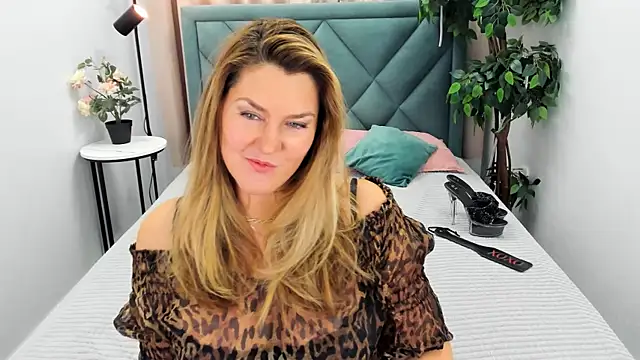 Adele Russo online show from 09-14-25, 04:18