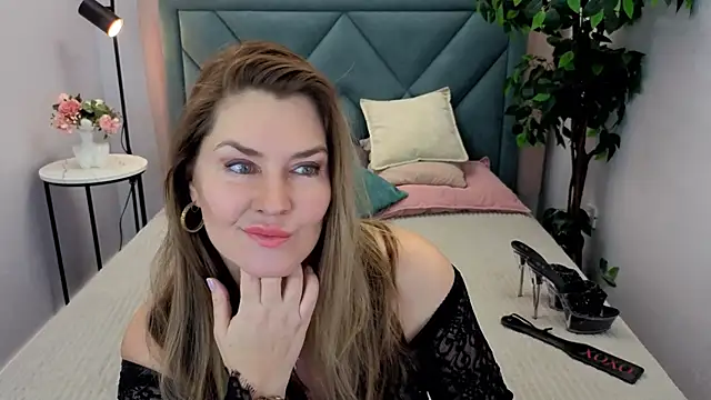 Snapshot of Adele_Russo chatting on 02-26-26, 04:18 Adele Russo online show from 02-26-26, 04:18