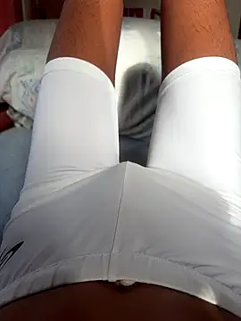 Snapshot of TYTYTYTY130130 chatting on 10-17-25, 11:06 TYTYTYTY130130 online show from 10-17-25, 11:06