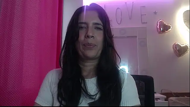 Snapshot of Victoria_meester chatting on 02-25-25, 08:21 Victoria meester online show from 02-25-25, 08:21
