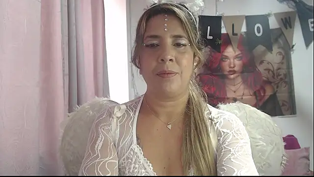 Victoria meester online show from 10-30-25, 02:58