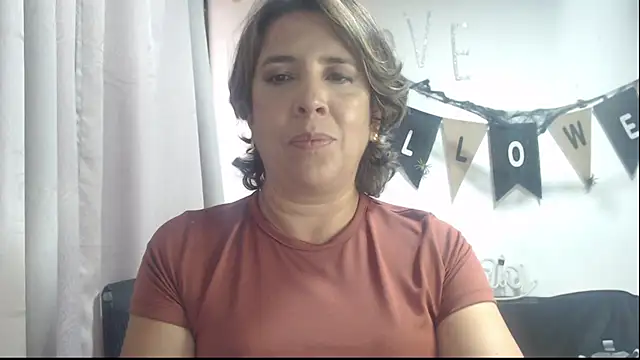 Snapshot of Victoria_meester chatting on 10-20-25, 07:36 Victoria meester online show from 10-20-25, 07:36