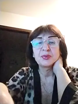 AlbinaXPretty online show from 11-18-25, 04:21