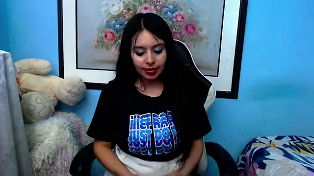 Snapshot of Luciana_and_Neitan chatting on 01-08-25, 02:46 Luciana and Neitan online show from 01-08-25, 02:46