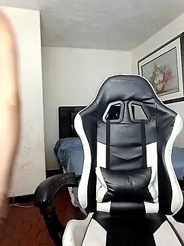 Luciana and Neitan online show from 04-11-26, 12:51