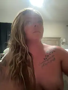 Snapshot of brittney099 chatting on 07-14-26, 02:38 brittney099 online show from 07-14-26, 02:38