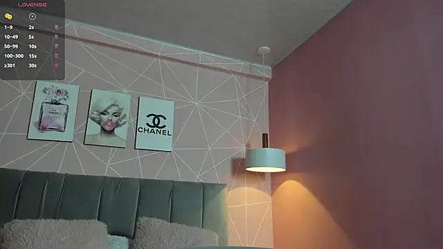 dolly zoe online show from 11-18-25, 04:05