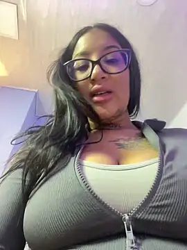 ayshel   online show from 10-22-25, 03:39