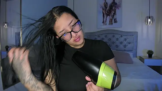 ayshel   online show from 10-24-25, 09:14