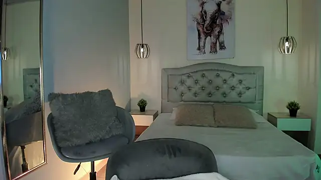 ayshel   online show from 10-20-25, 05:31