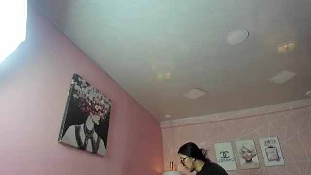 ayshel   online show from 11-24-25, 10:32