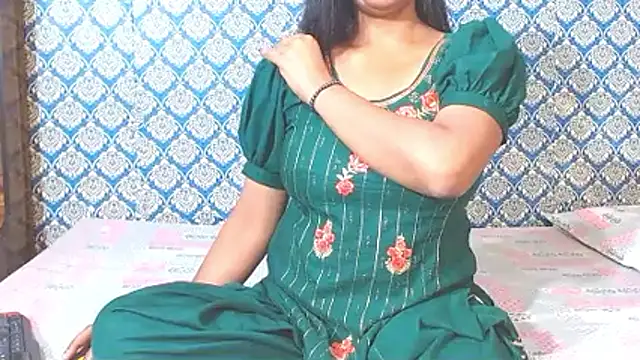 nikitahot3 online show from 04-08-26, 11:55