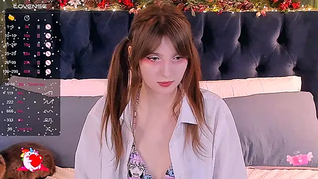 Snapshot of AliceLanley chatting on 01-29-25, 11:20 AliceLanley online show from 01-29-25, 11:20
