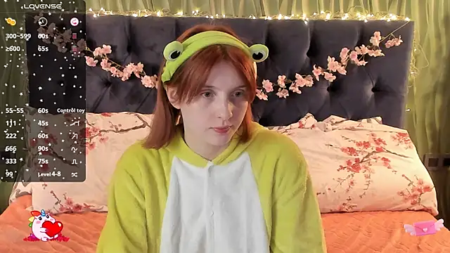 Snapshot of AliceLanley chatting on 09-30-25, 11:16 AliceLanley online show from 09-30-25, 11:16