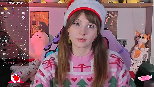 Snapshot of AliceLanley chatting on 12-24-24, 01:17 AliceLanley online show from 12-24-24, 01:17