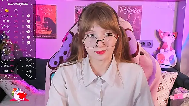 Snapshot of AliceLanley chatting on 12-04-24, 12:08 AliceLanley online show from 12-04-24, 12:08