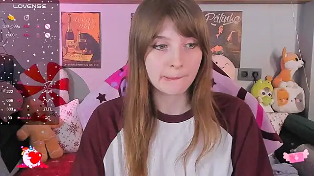 Snapshot of AliceLanley chatting on 12-17-24, 03:49 AliceLanley online show from 12-17-24, 03:49