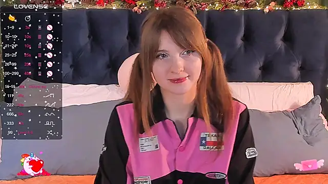 Snapshot of AliceLanley chatting on 01-19-25, 11:34 AliceLanley online show from 01-19-25, 11:34