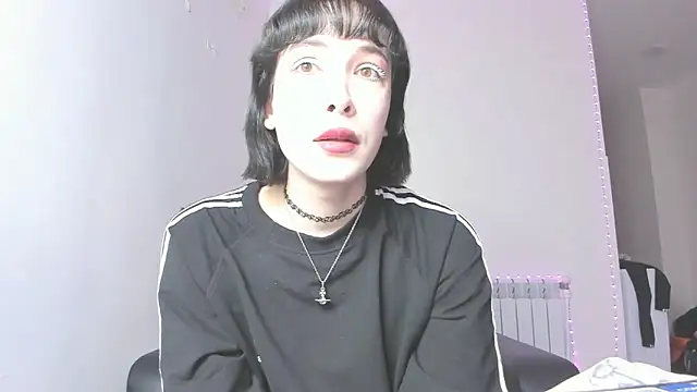Snapshot of dollmore chatting on 03-08-25, 05:22 dollmore online show from 03-08-25, 05:22
