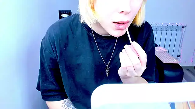 dollmore online show from 10-24-25, 09:25