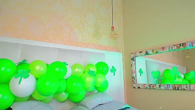 MichaelaCox online show from 03-18-25, 01:57