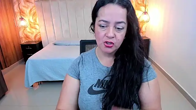 lucia vonne  online show from 04-29-26, 08:04