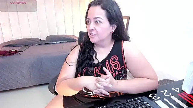 lucia vonne  online show from 02-28-26, 09:25