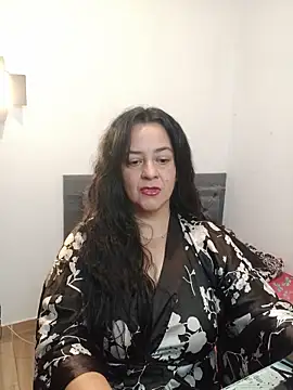 lucia vonne  online show from 06-15-26, 12:01