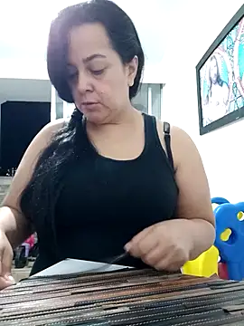 Snapshot of lucia_vonne_ chatting on 09-16-25, 01:28 lucia vonne online show from 09-16-25, 01:28