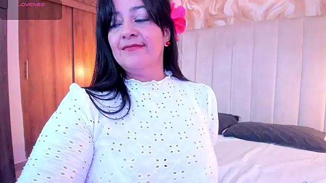 lucia vonne  online show from 05-16-26, 08:19
