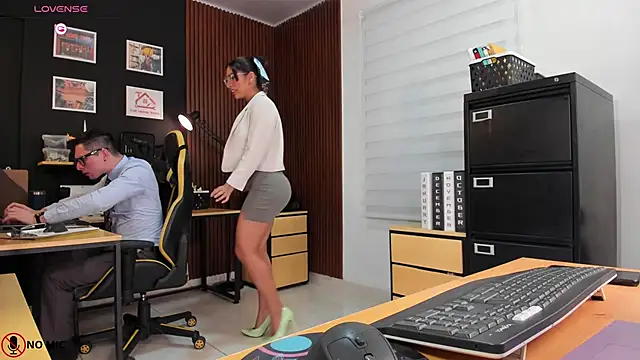 Office Naughty Girl online show from 01-23-25, 08:56