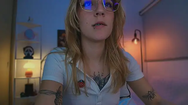 Dakotaa  online show from 10-27-25, 04:57