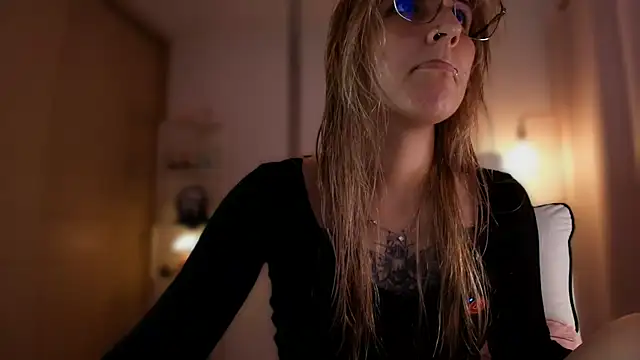 Dakotaa  online show from 06-22-26, 02:50