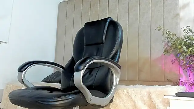 angelcortes online show from 11-12-25, 08:56