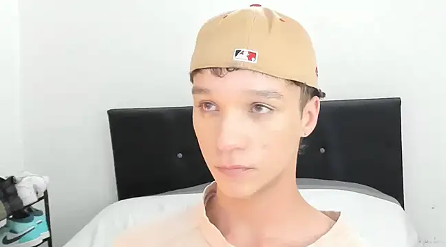 angelcortes online show from 01-10-25, 07:43