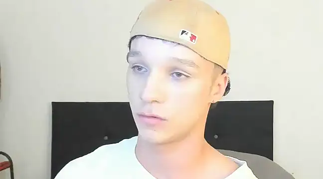 angelcortes online show from 12-18-24, 10:46