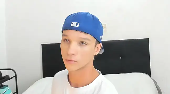 angelcortes online show from 01-10-25, 02:46