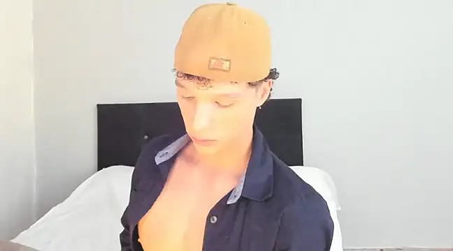 angelcortes online show from 03-11-25, 01:37