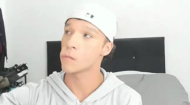 angelcortes online show from 01-06-25, 12:37