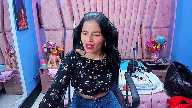 HornySkinny26 online show from 11-08-25, 05:22