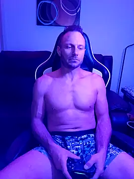 Snapshot of Funwithbrad1 chatting on 12-10-24, 07:58 Funwithbrad1 online show from 12-10-24, 07:58