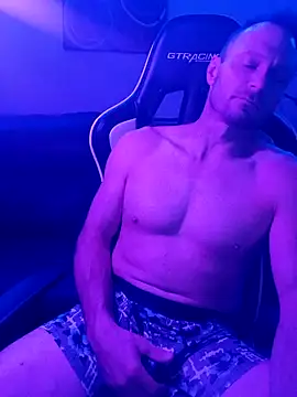 Snapshot of Funwithbrad1 chatting on 12-06-24, 08:32 Funwithbrad1 online show from 12-06-24, 08:32