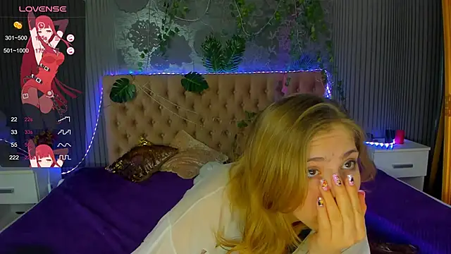 Snapshot of DellaRowe chatting on 03-11-25, 04:18 DellaRowe online show from 03-11-25, 04:18
