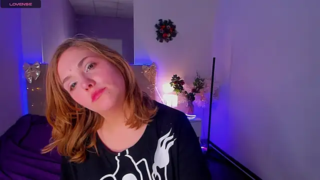 Snapshot of DellaRowe chatting on 01-09-26, 01:29 DellaRowe online show from 01-09-26, 01:29