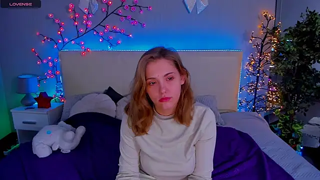 Snapshot of DellaRowe chatting on 01-14-26, 05:11 DellaRowe online show from 01-14-26, 05:11