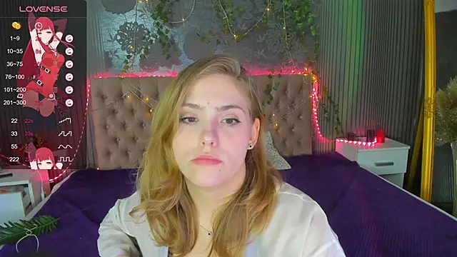 Snapshot of DellaRowe chatting on 03-17-25, 01:18 DellaRowe online show from 03-17-25, 01:18