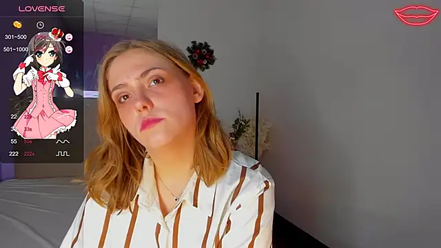 Snapshot of DellaRowe chatting on 12-18-25, 01:37 DellaRowe online show from 12-18-25, 01:37